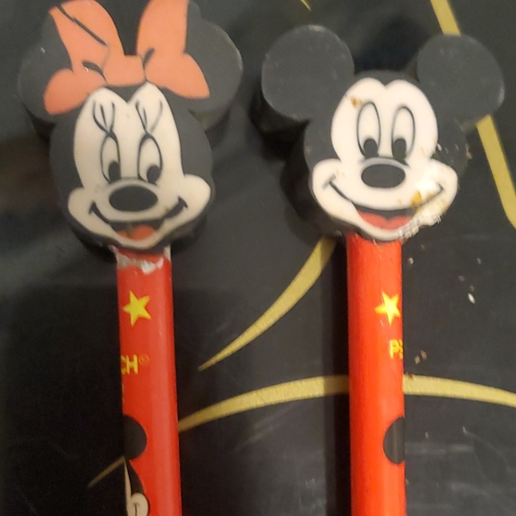 Vintage Mickey and Minnie Mouse pieces - Picture 2 of 6